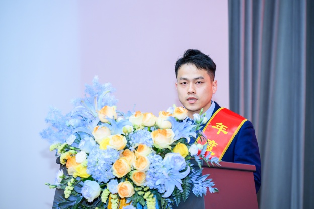 1770365913451919BED6.jpg 9.7.jpg